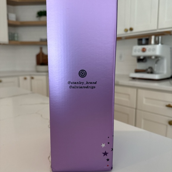 Olivia Rodrigo 💜 LIMITED RELEASE 40oz Stanley Tumbler ⭐️
Original box included! - Picture 8 of 9